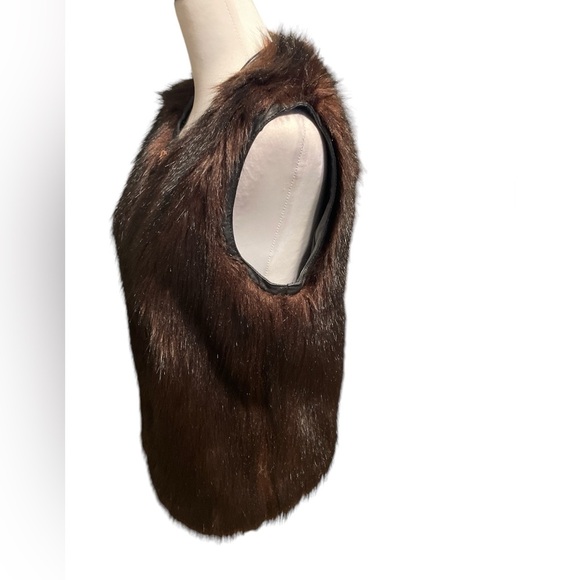 Amisu Faux Fur Zip Front Vest With Vegan Leather Trim, Size 10, Winter Holiday - Picture 3 of 10